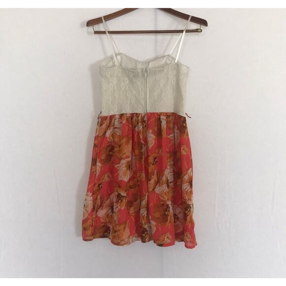 City triangle strapless dress‎ - Picture 6 of 8